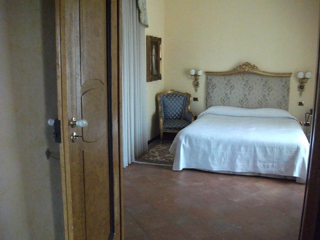 Villa Marcello Caserta Room photo